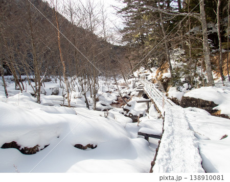 雪山の八ヶ岳、赤岳 雪山の八ヶ岳、赤岳 138910081