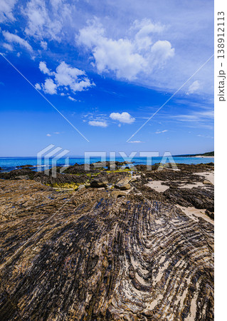 自然の造形が美しい種子島・熊野海水浴場の磯 自然の造形が美しい種子島・熊野海水浴場の磯 138912113