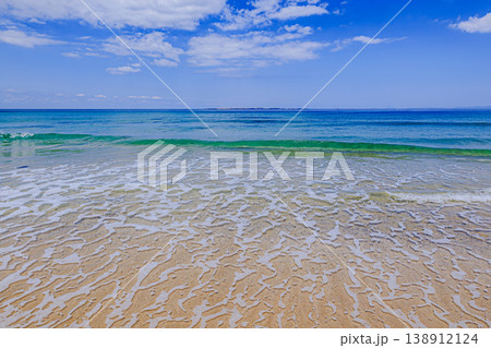 透き通る海と砂浜が魅力の種子島・熊野海水浴場 138912124