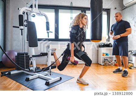 Dynamic resistance training workout session Dynamic resistance training workout session 138912800