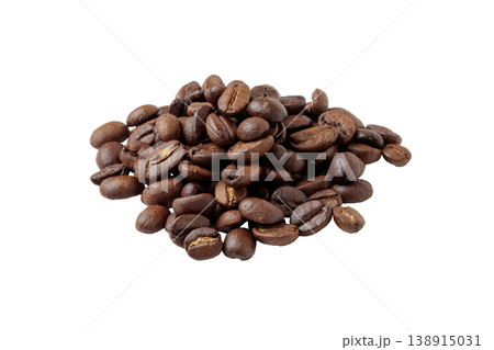 コーヒー豆の切り抜き素材（透過PNG・白背景） 138915031