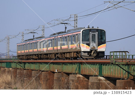 【JR東日本】E129系（羽越本線：新津〜京ケ瀬） 138915423