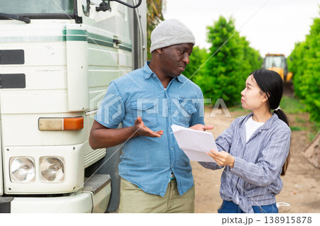 Conversation about carriage of the wares Conversation about carriage of the wares 138915878