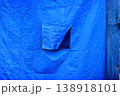 工事中のブルーシート 138918101
