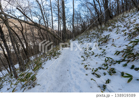 雪山の赤城山の登山ルートとその周辺 138919389