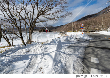 雪山の赤城山の登山ルートとその周辺 138919595