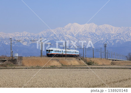 【あいの風とやま鉄道】立山連峰と413系「一万三千尺物語 」(あいの風とやま鉄道線:水橋〜東富山) 【あいの風とやま鉄道】立山連峰と413系「一万三千尺物語 」(あいの風とやま鉄道線:水橋〜東富山) 138920148