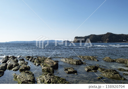鯛の浦遊歩道から見た岩場と海 鯛の浦遊歩道から見た岩場と海 138920704