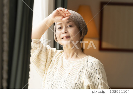 元気で健康なシニア女性 元気で健康なシニア女性 138921104