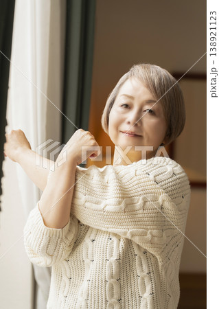 元気で健康なシニア女性 138921123