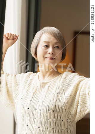元気で健康なシニア女性 138921125