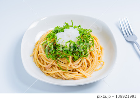 ツナの和風パスタ 大葉と大根おろしのさっぱりスパゲッティ ツナの和風パスタ 大葉と大根おろしのさっぱりスパゲッティ 138921993