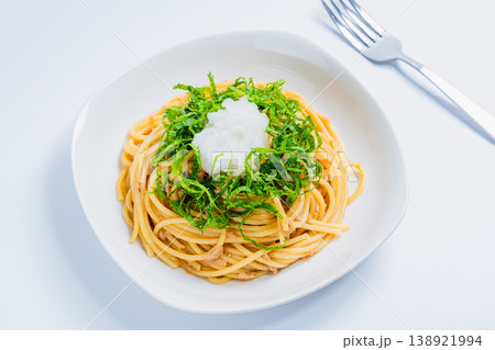 ツナの和風パスタ 大葉と大根おろしのさっぱりスパゲッティ 138921994