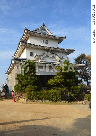丸亀城の天守閣(御三階櫓)（香川県丸亀市） 138923012