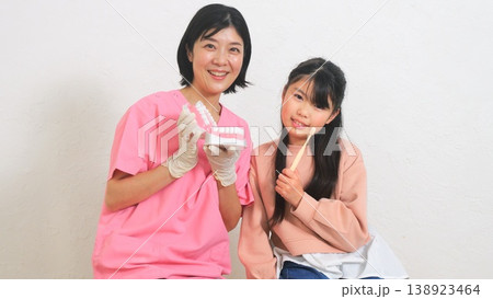 歯医者さん 小学生 歯の勉強 イメージ 歯医者さん 小学生 歯の勉強 イメージ 138923464