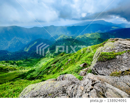 夏の岩菅山登山(岩菅山頂からの眺め) 夏の岩菅山登山(岩菅山頂からの眺め) 138924091