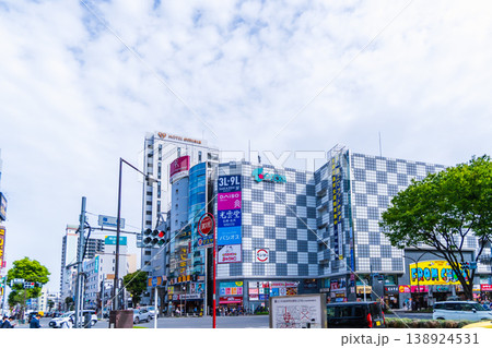 東京の都市風景　立川駅北口　北口大通り　曙橋交差点 138924531