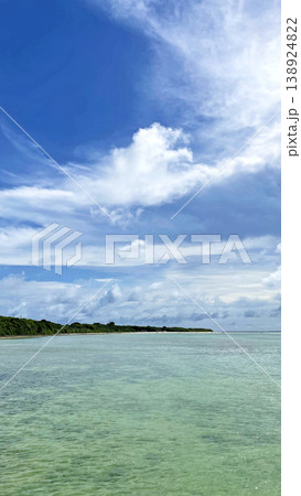 沖縄・竹富島 西桟橋から望むエメラルドグリーンの海 国登録有形文化財 沖縄・竹富島 西桟橋から望むエメラルドグリーンの海 国登録有形文化財 138924822