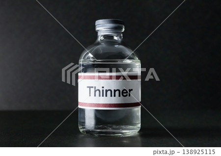 シンナーのイメージ素材 138925115