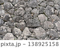 苔むす巨石が織りなす、悠久の石垣の壁 138925158