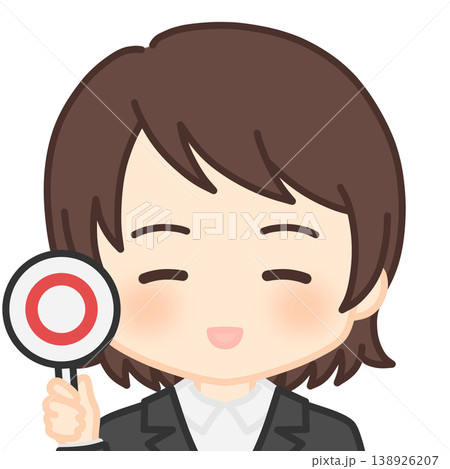 正解の札を持つ女性社員 138926207