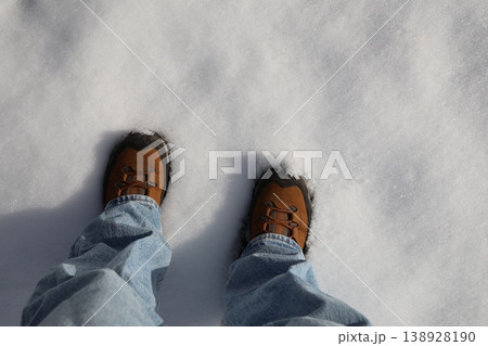 雪を踏む 雪を踏む 138928190