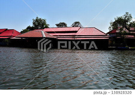 タイ・サームパンナーム水上市場の風景 タイ・サームパンナーム水上市場の風景 138928320