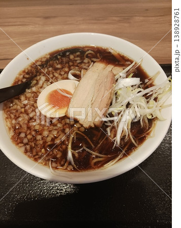 本格醤油ラーメン チャーシュー煮卵のせ 日本のグルメ 本格醤油ラーメン チャーシュー煮卵のせ 日本のグルメ 138928761