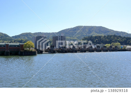 滋賀県の瀬田川洗堰 138929318