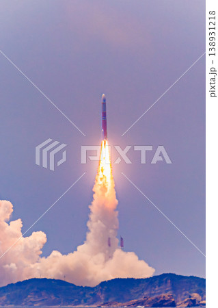 南国の海とともに捉えたロケット打ち上げの瞬間 138931218