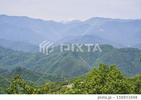 山梨県　四尾連湖公園線からの眺め 138931698