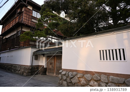 古町の鍋茶屋通りに建つ料亭鍋茶屋(新潟県新潟市中央区古町) 古町の鍋茶屋通りに建つ料亭鍋茶屋(新潟県新潟市中央区古町) 138931789