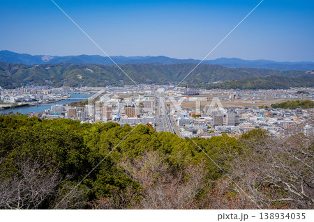 五台山から見る高知市の街並み 五台山から見る高知市の街並み 138934035