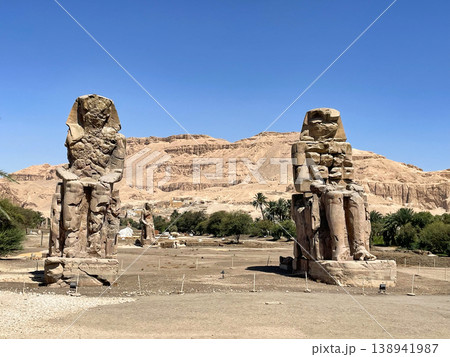 エジプト　ルクソール西岸・メムノンの巨像 138941987