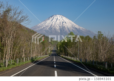羊蹄山への道 138943101