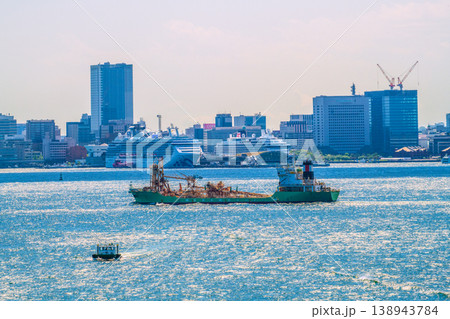 日本の横浜都市景観新風景。横浜大さん橋のコーラル・プリンセスと飛鳥Ⅲ、第五すみせ丸、横浜関内タワー… 日本の横浜都市景観新風景。横浜大さん橋のコーラル・プリンセスと飛鳥Ⅲ、第五すみせ丸、横浜関内タワー… 138943784