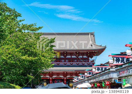 【東京都】夏の青空が綺麗な浅草寺の宝蔵門 【東京都】夏の青空が綺麗な浅草寺の宝蔵門 138948119