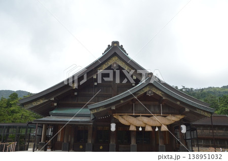 出雲大社の「拝殿」（島根県出雲市大社町） 138951032