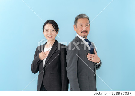 ビジネス　男女　お任せ 138957037