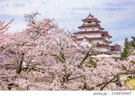 鶴ヶ城(若松城)と満開の桜 日本さくら名所100選 日本100名城 鶴ヶ城(若松城)と満開の桜 日本さくら名所100選 日本100名城 138959907