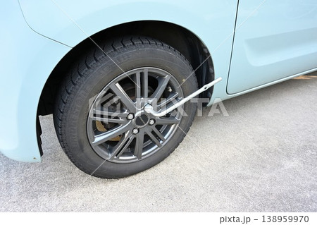 自家用車のタイヤ交換と工具 自家用車のタイヤ交換と工具 138959970