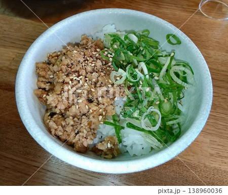 町中華で頂く… ラーメンの御供『そぼろ丼』 138960036