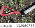 折れたスコップ 138960788