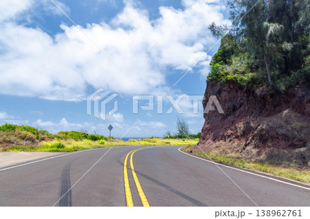 Serpentine road in Hawaii Serpentine road in Hawaii 138962761