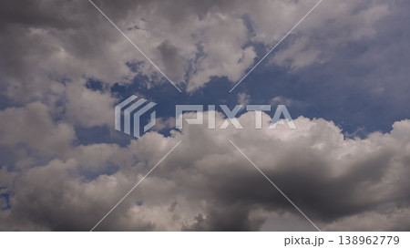 雲多き空 138962779