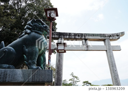 厳島神社の鳥居（広島県廿日市市） 138963209