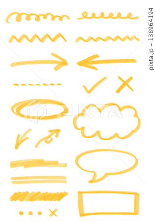 手描きのアンダーラインマーカーと吹き出し、矢印のセット。ハイライト、重要なポイント。オレンジ 手描きのアンダーラインマーカーと吹き出し、矢印のセット。ハイライト、重要なポイント。オレンジ 138964194