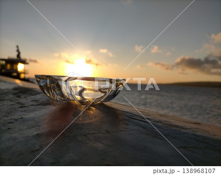 Coral ocean sunset Coral ocean sunset 138968107