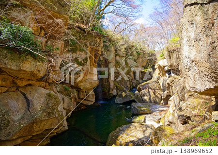 名取川の渓流と岩肌　滝　磊々峡　秋保温泉 138969652