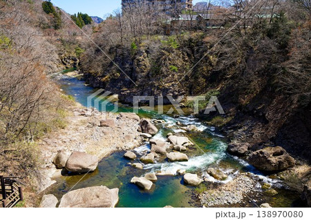 名取川の渓流と岩肌 滝 磊々峡 秋保温泉 名取川の渓流と岩肌 滝 磊々峡 秋保温泉 138970080